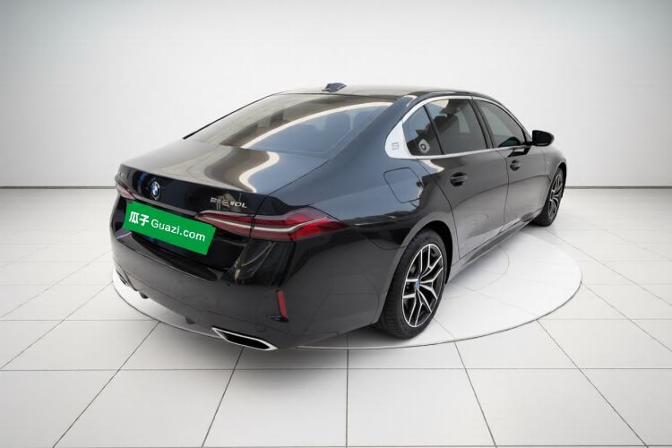 Used BMW i5 2025 eDrive 40L M Sport Package Rear Right 45 Deg