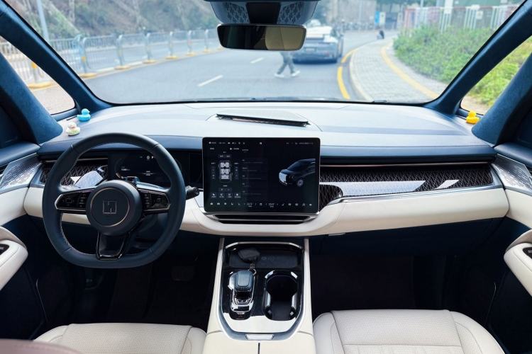 Used Zeekr 009 2022 WE Edition Interior 7