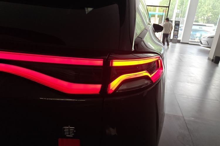 Used BYD Tang New Energy 2021 DM-i 112KM Prestige Model Right Rear Taillight