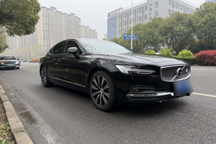 Used Volvo S90 2024 B5 Luxury Smart Edition Exterior 4