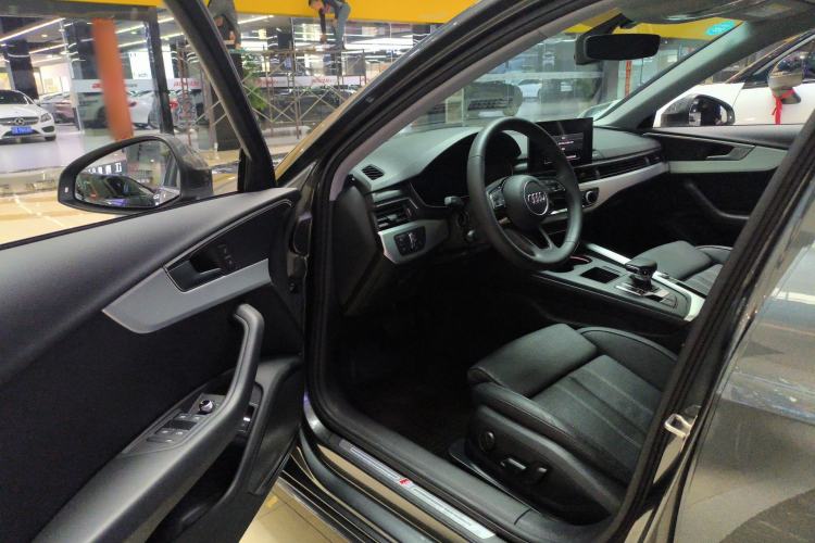 Used Audi A4L 2020 40 TFSI Luxury Dynamic Model
