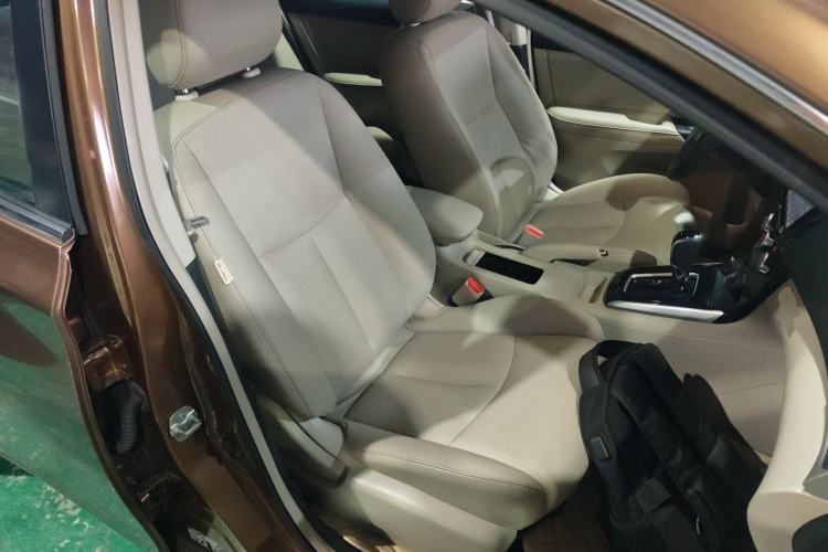 Used Nissan Sylphy 2016 1.6 XL CVT Deluxe Edition Right Front Seat