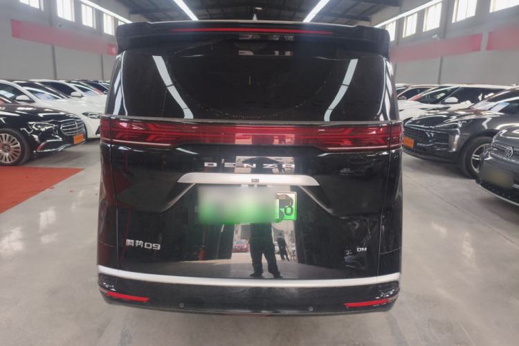 Used Denza D9 2024 DM-i 980 Four-Wheel Drive Prestige Model Rear