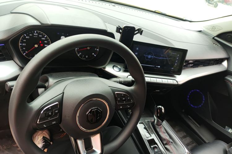 Used MG 5 2021 180 DVVT CVT Youthful Style Edition
