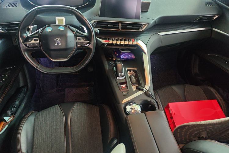 Used Peugeot 5008 2017 350THP 7-Seater Elite Edition Center Console