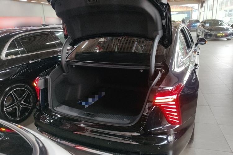 Used Hongqi H5 2024 1.5T DCT Smart Connect Flagship Edition Trunk