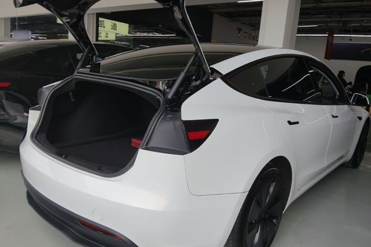 Used Tesla Model 3 2023 Rear-Wheel-Drive Version
