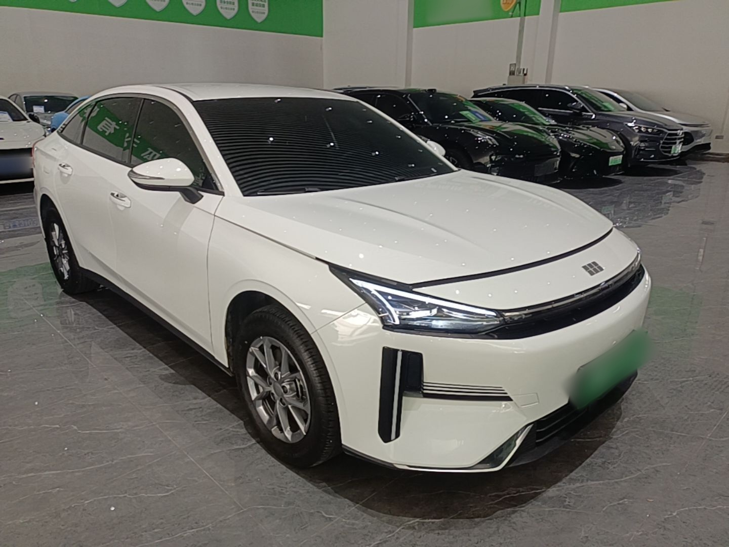 Geely Galaxy L6 2025 EM-i 60km Launch Edition — снимка 3