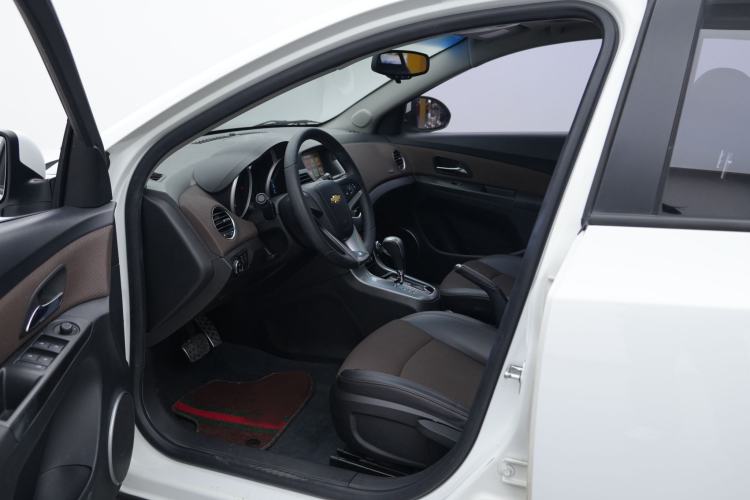 Used Chevrolet Cruze 2013 Hatchback 1.6L Automatic Luxury Model