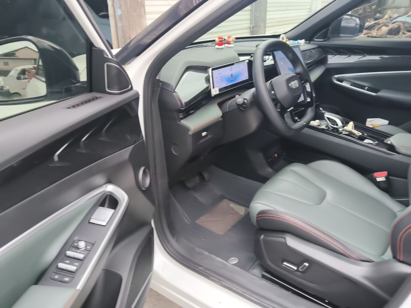 Geely Auto Emgrand X7 Sport 2024 1.5TD Smart Connect+ — снимка 18