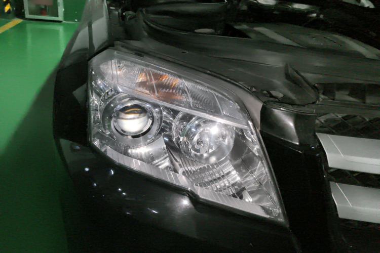 Used Mercedes-Benz GLK-Class 2011 GLK 300 4MATIC Fashion Model Right Front Headlight