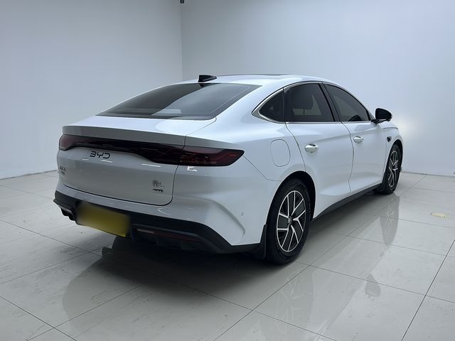 BYD Qin L 2025 DM-i Smart Drive 80KM Superior Model — снимка 8