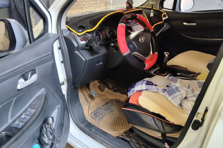 Used FAW Yingzhi 727 2016 1.5L Standard Edition Driver Seat