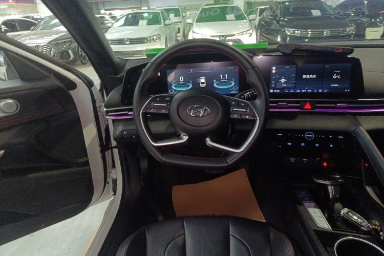 Used Hyundai Elantra 2022 1.5L CVT 20th Anniversary Edition
