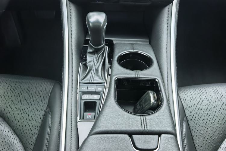 Used Toyota Avalon 2023 2.5L Luxury Edition Interior 6