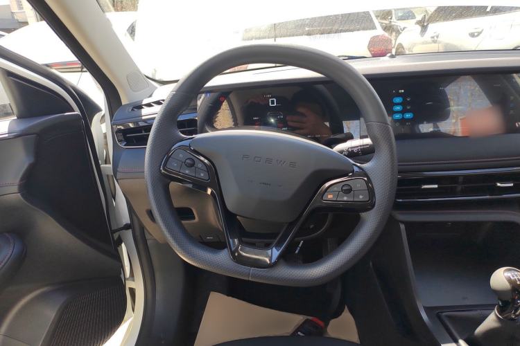 Used Roewe i5 2026 Model 1.5L Manual Comfort Version Steering Wheel