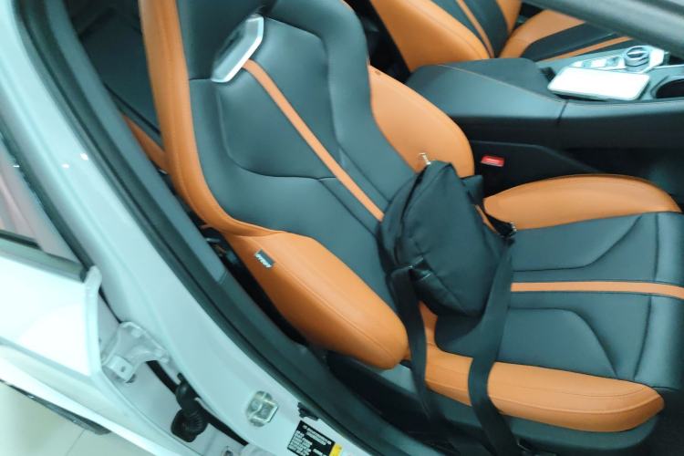 Used CHANGAN UNI-V 2025 1.5T 500Bar Prestige Sporty Version
