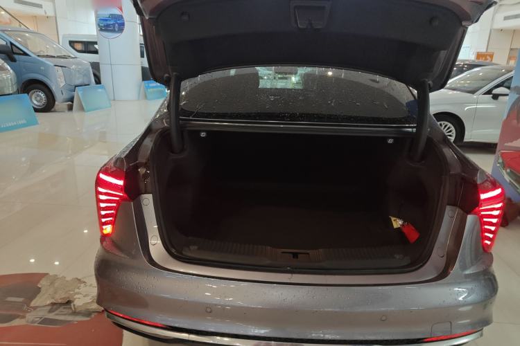 Used Hongqi H5 2024 1.5T HEV Smart Connect Flagship Edition