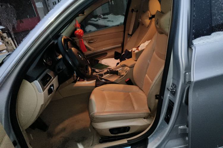 Used BMW 3 Series 2010 320i Luxury Model