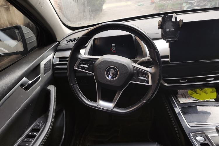 Used BYD Qin Pro New Energy 2019 DM Super Edition 1.5TI Automatic Smart Connect Speedy Model China VI Standard Steering Wheel