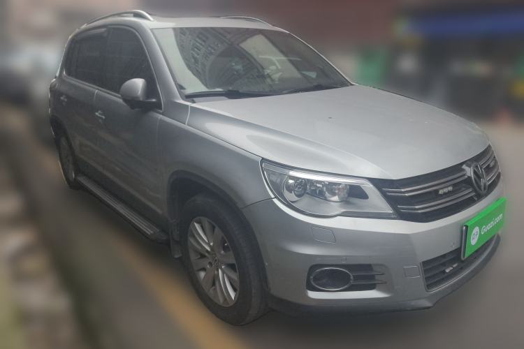 Used Volkswagen Tiguan 2010 2.0 TSI Automatic All-Wheel Drive Flagship Edition Front Right 45 Deg
