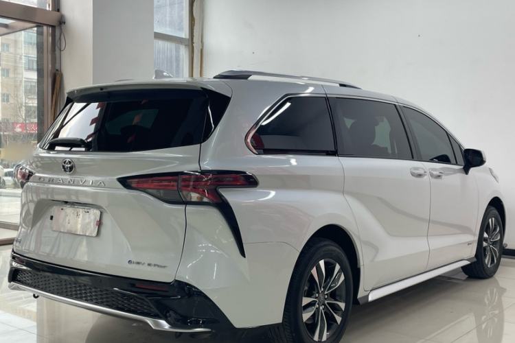 Used Toyota Granvia 2024 2.5L Hybrid Prestige PLUS Four-Wheel Drive Version Exterior 1