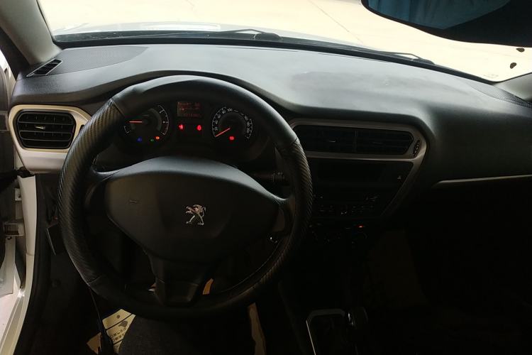 Used Peugeot 301 2016 1.6L Manual Comfort Edition Center Console