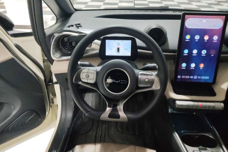 Used BYD Dolphin 2023 420 km Fashion Edition