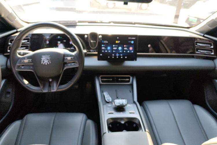 Used BYD Qin L 2024 DM-i 80KM Leading Model Interior 3