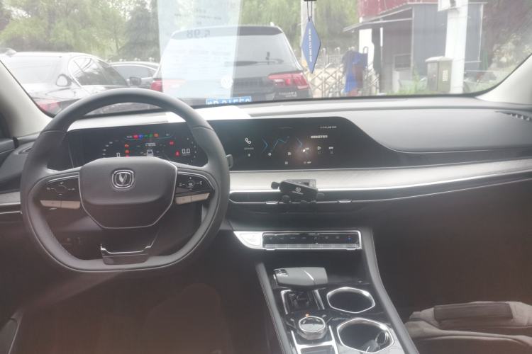 Used CHANGAN Eado 2024 PLUS Blue Whale NE 1.4T GDI DCT High-Energy Edition Center Console