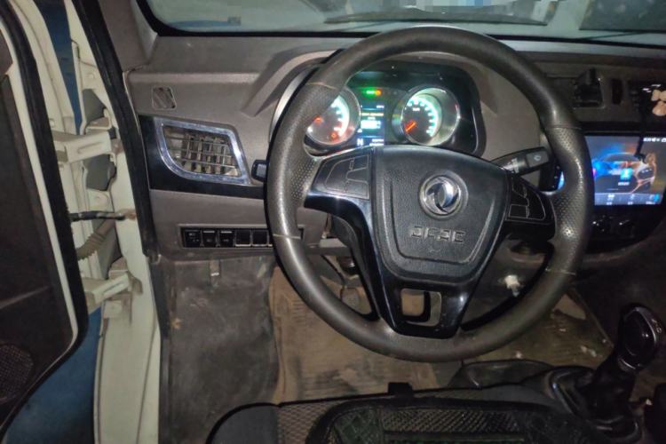 Used Dongfeng Yufeng EM26 2023 Standard Edition 41.472 kWh Henan Lithium Power Steering Wheel