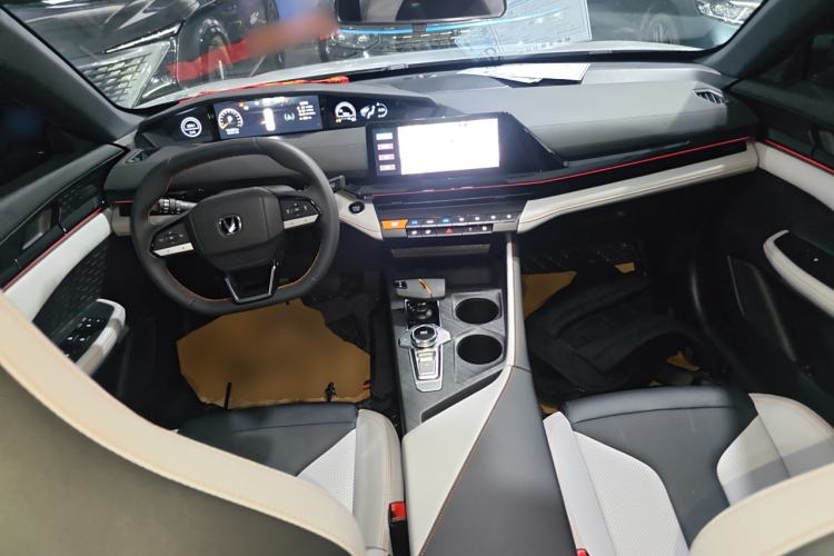 Used Changan UNI-V iDD 2024 Blue Whale Smart Electric iDD 136km Luxury Model