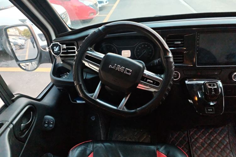 Used JMC Fushun 2023 2.0T Automatic Short-Wheelbase Low-Roof Commercial & Multi-Purpose Passenger Vehicle 6-Seater with Dual-Opening Tailgate Steering Wheel