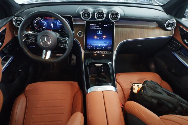 Used Mercedes-Benz GLC New Energy 2025 350 e L 4MATIC Collector's Edition Center Console