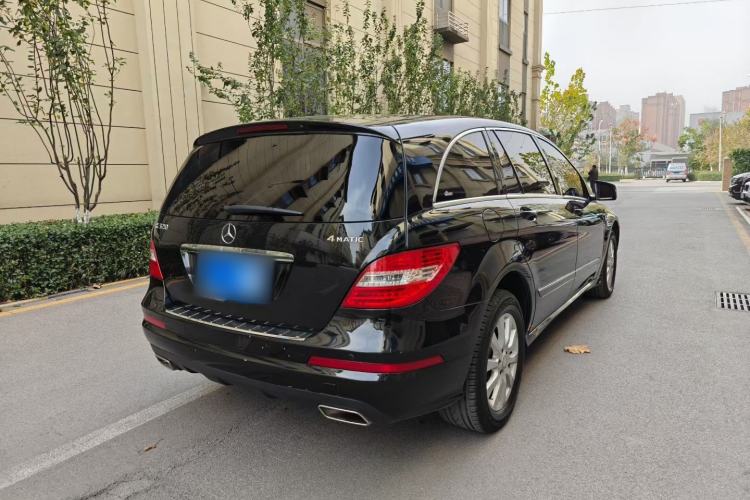 Used Mercedes-Benz R-Class 2017 R 320 4MATIC Business Edition Prestige Model
