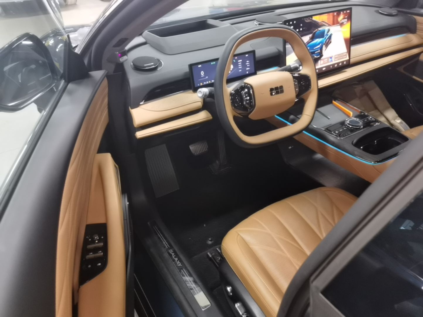 Geely Galaxy 8 2025 130km EM-P Starship Edition — снимка 18