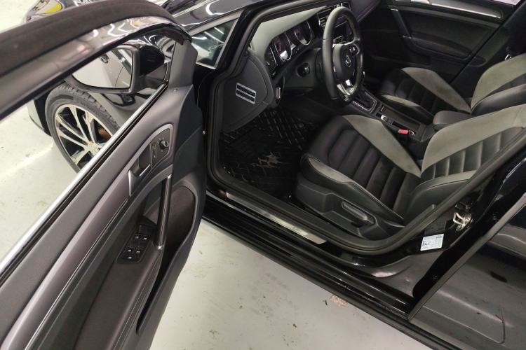 Used Volkswagen Golf 2016 1.4TSI Automatic R-Line Driver Seat