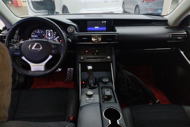Used Lexus IS 2017 300 Leading Edition
