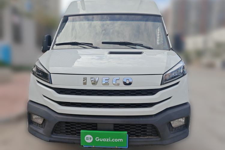 Used Iveco Daily 2022 2.5T A37 M1 Passenger Van 5-9 Seats Long Wheelbase Mid-Roof Design Dual Tires Side Sliding Doors
