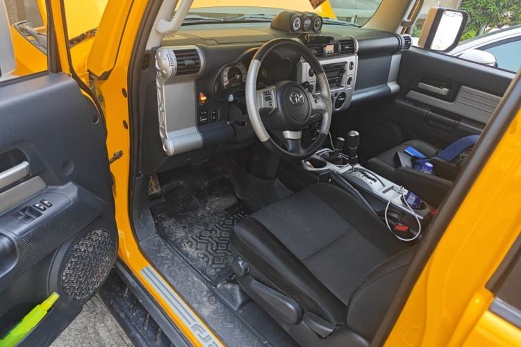 Used Toyota FJ Cruiser 2013 4.0L
