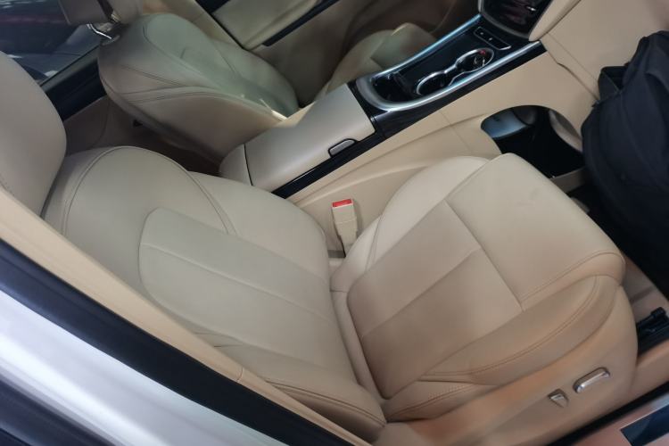 Used Buick GL8 2022 ES Landtrek 653T Luxury Edition