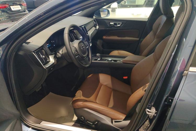 Used Volvo S60 2025 B4 Zhiyi Luxury Edition