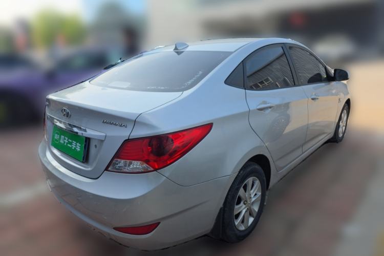 Used Hyundai Verna (older generation) 2010 Sedan 1.4L Manual Comfort GS Rear Right 45 Deg