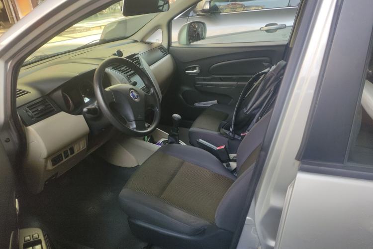 Used Venucia R50 2013 1.6L Manual Fashion Edition