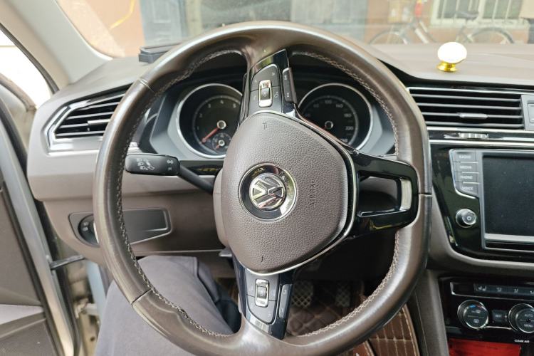 Used Volkswagen Tiguan L 2017 330TSI Automatic Two-Wheel Drive Flagship Edition
