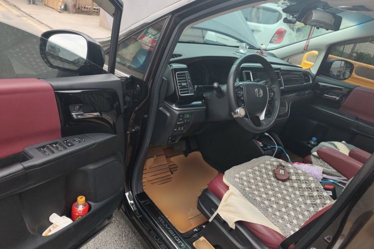 Used Honda Elysion 2019 2.0L Hybrid Comfort Edition Driver Seat