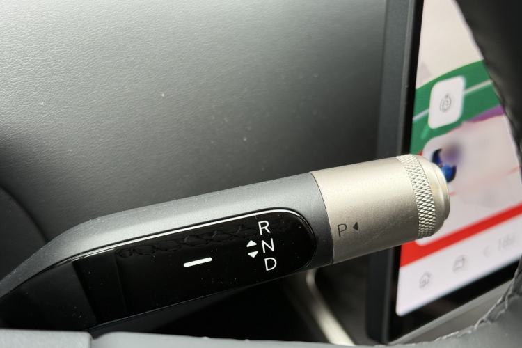 Used ONVO Luxeed L90 2025 Model—Max Six-Seater Version Gear Lever