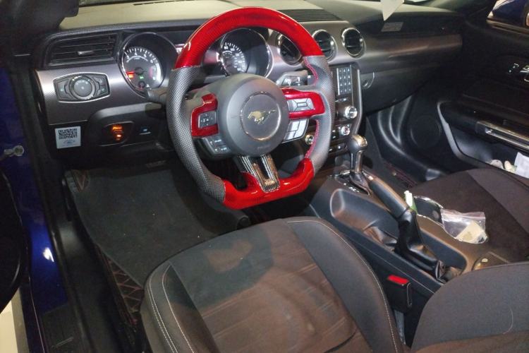 Used Ford Mustang 2015 2.3T Automatic U.S.-Spec Version Center Console