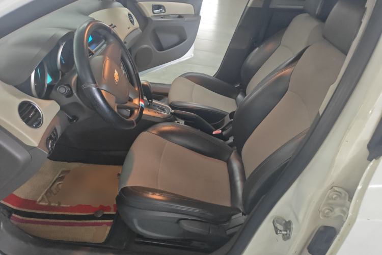 Used Chevrolet Cruze 2015 1.5L Classic SE AT Left Front Seat