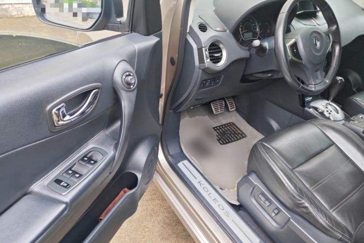 Used Renault Koleos 2012 2.5L Two-Wheel Drive Comfort Edition with Navigation Driver Seat